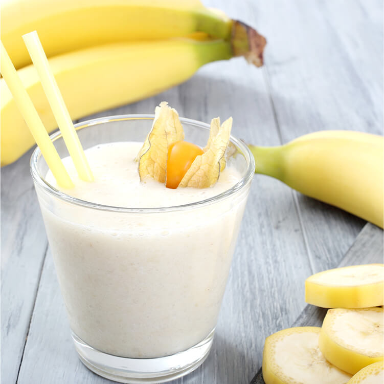Veganer Proteinshake mit Bananen