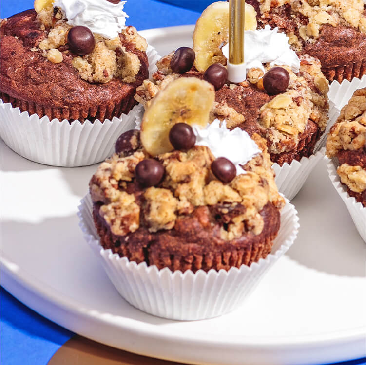 Schoko Muffins auf einem Teller