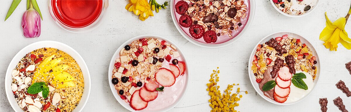 Oster Muesli Fruehstueckspaket Deluxe mit Beeren und Smoothie Bowl