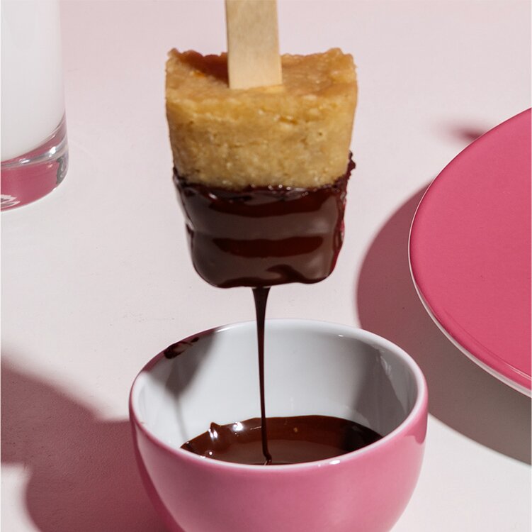 Vegane Cake Pops mit Banane und Mandel Nilk