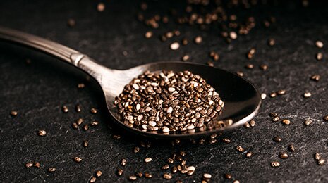 Chia ist ballaststoffreich, eiweißreich und enthält viele Omega3 Fettsäuren